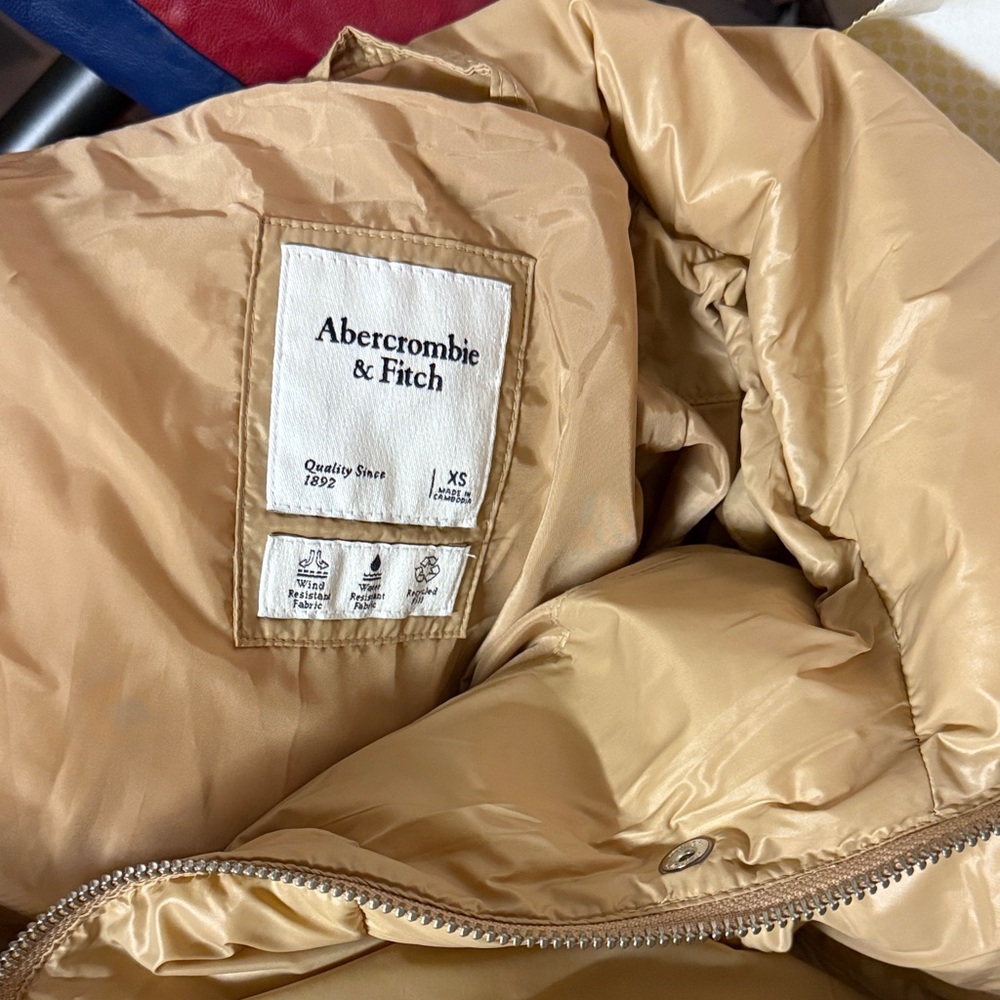 Abercrombie & Fitch Beige Puffer Coat